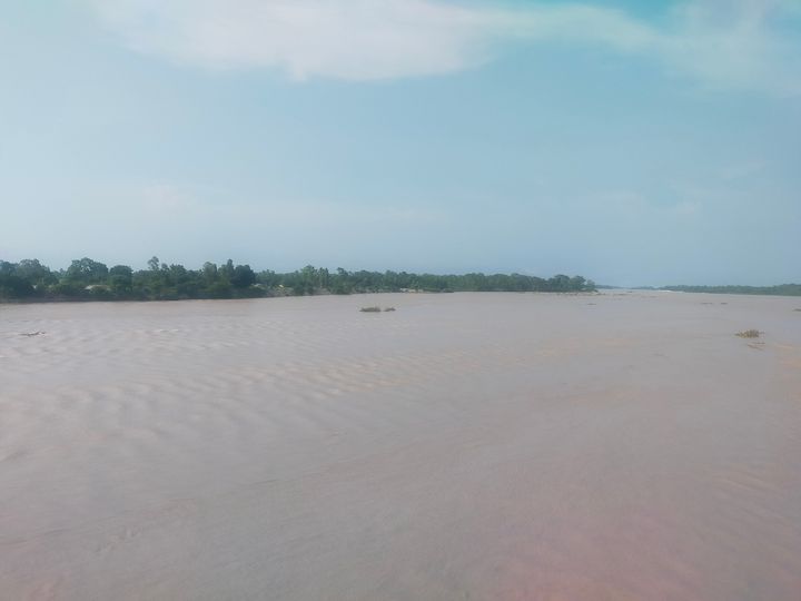 कर्णाली नदी कटान : बर्दियाको राजापुर र टीकापुरको श्रीलङ्का जोखिममा