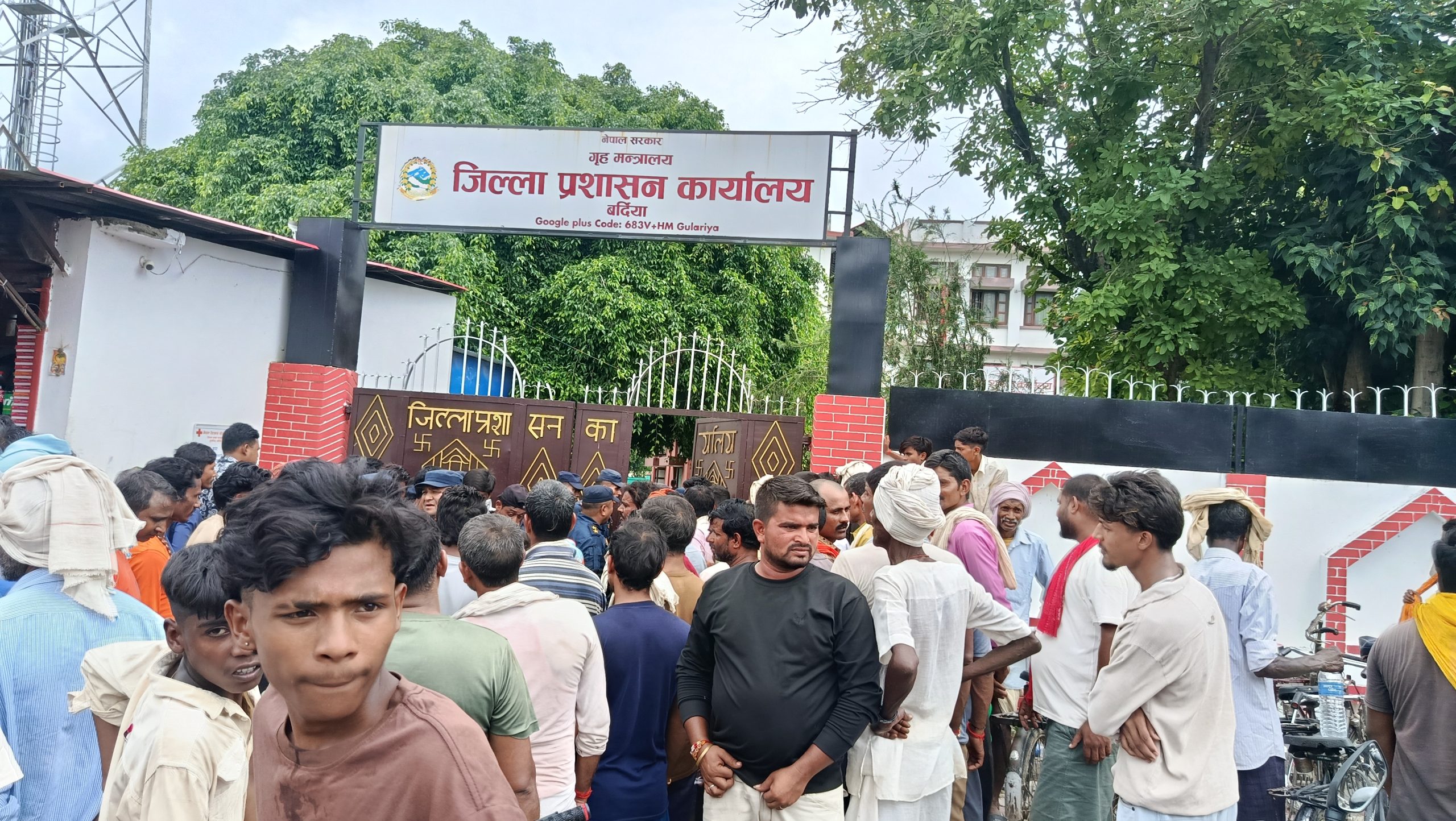 किसानद्वारा प्रशासन घेराउ