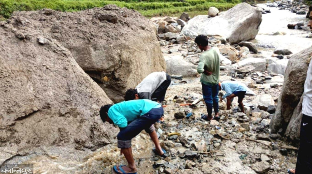 भेटिएनन् उत्तराखण्डमा हराएका नेपाली, आस मार्दै फर्किए आफन्त