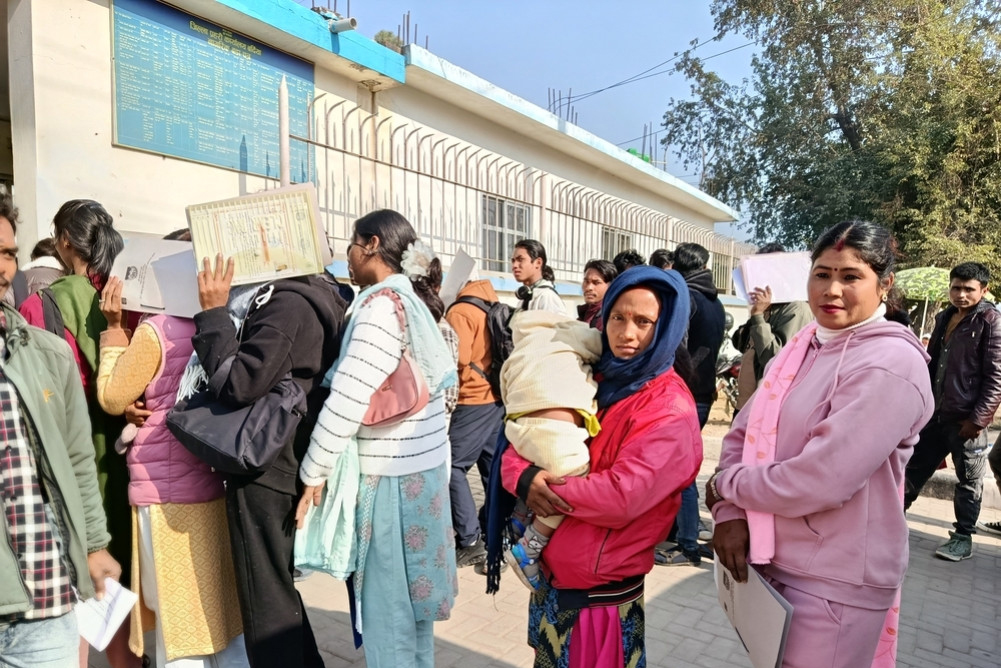 छोराको अप्रेसन खर्च चुकाउन निर्वाचन प्रहरीमा आवेदन